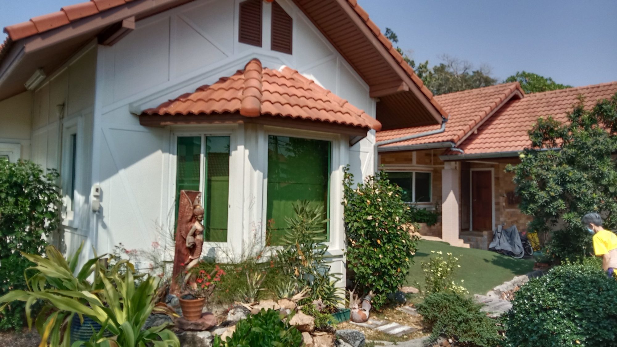 Продается дом в 15 минутах от Паттайи в деревне Royal View Village.